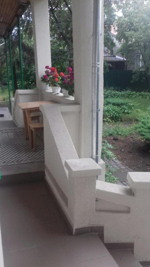 Gelena Гостьовий Двір Uschhorod Exterior foto