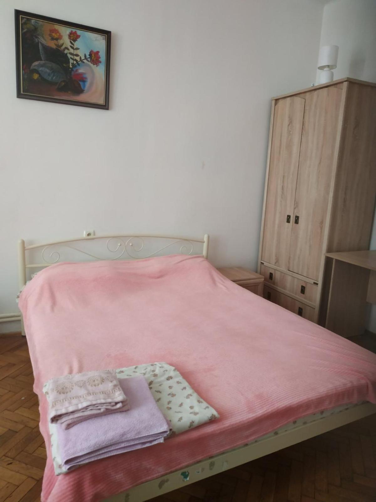 Gelena Гостьовий Двір Uschhorod Exterior foto